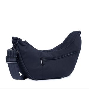 ONE DAY SALE 💚Lug Boomerang FS Sling Bag Black NWT🌻🐘